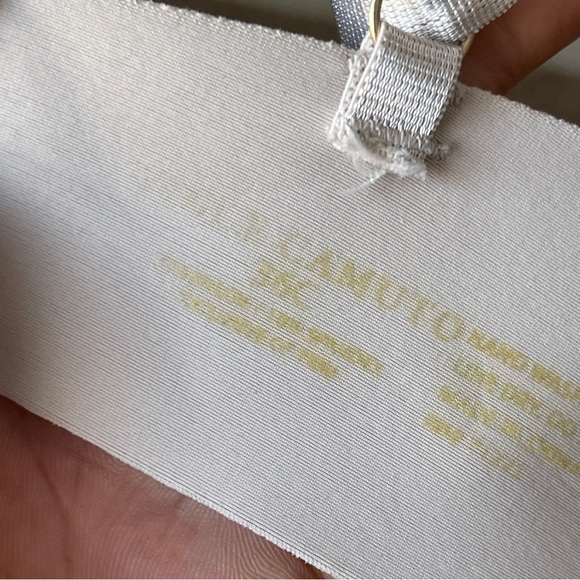 VINCE CAMUTO | Beige Seamless Underwire Bra Sz 36C - Picture 6 of 6